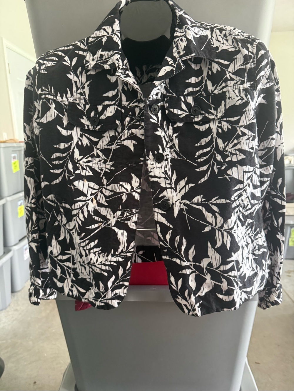 Black and White Leaf Print Button-Up Jacket mp82